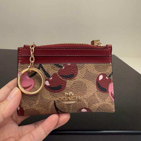 Last 1 ‼️Coach CZ462 Mini Skinny Id Case In Signature Canvas With Cherry Print - Picture 1 of 3
